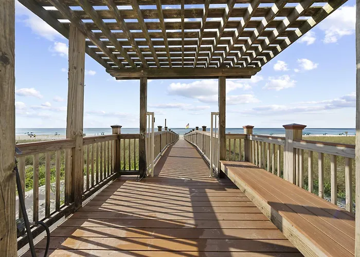Colony W7c - Covered Parking Included *