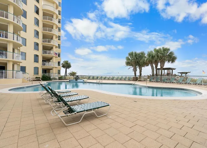 Colony W7c - Covered Parking Included Apartment