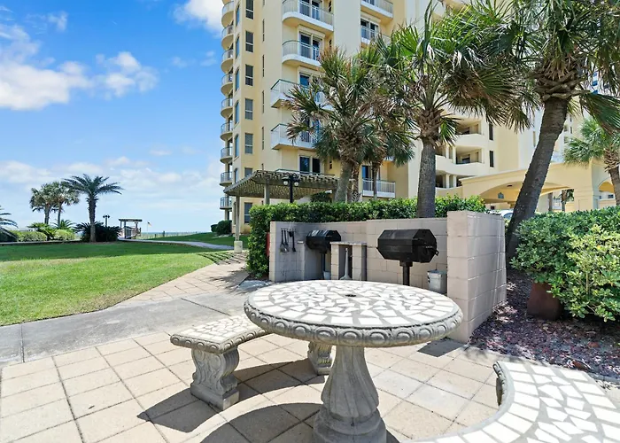 Apartment Colony W7c - Covered Parking Included