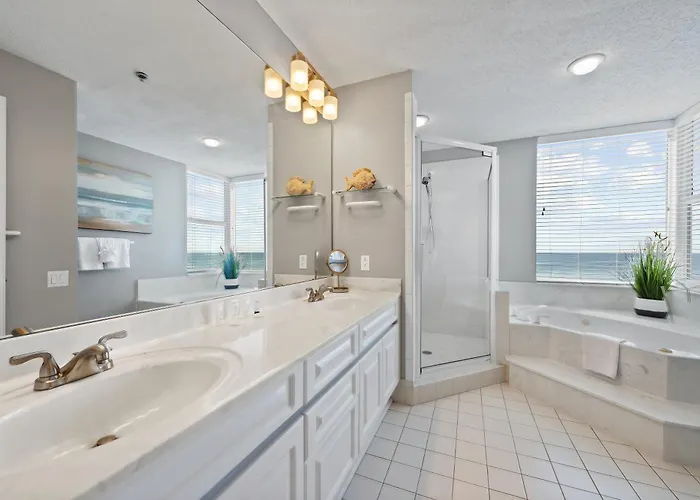 Apartment Colony W7c - Covered Parking Included