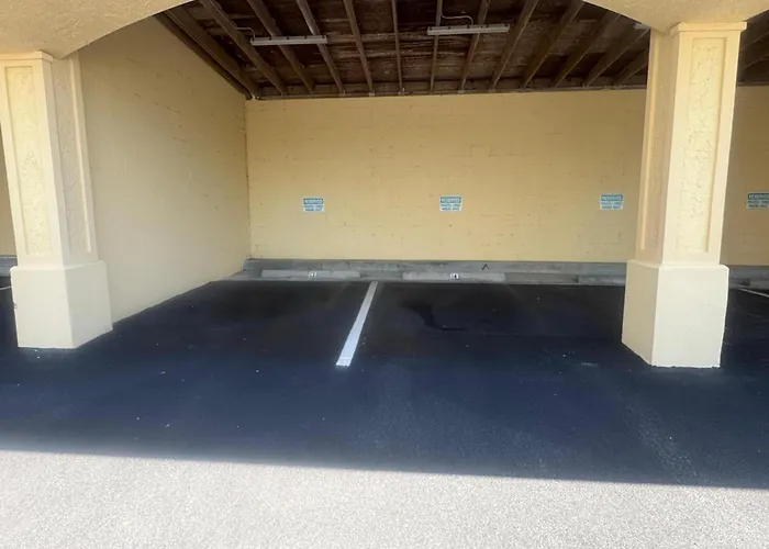 Colony W7c - Covered Parking Included Apartment Pensacola